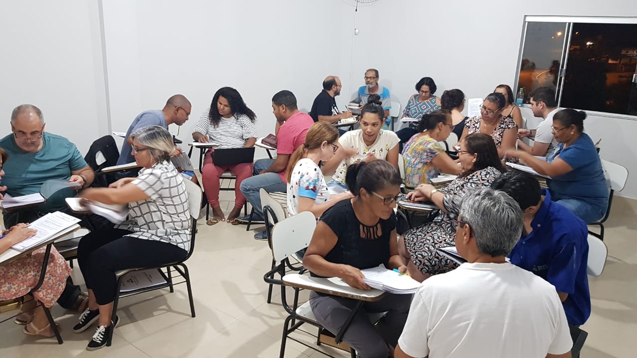 Alunos em aula presencial do Instituto Didaquê